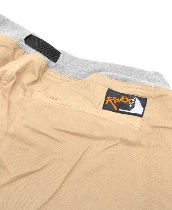 COTTONWOOD ROKX の詳細: ポケットの上には、こちらも2012年からリニューアルしたロゴが輝く。